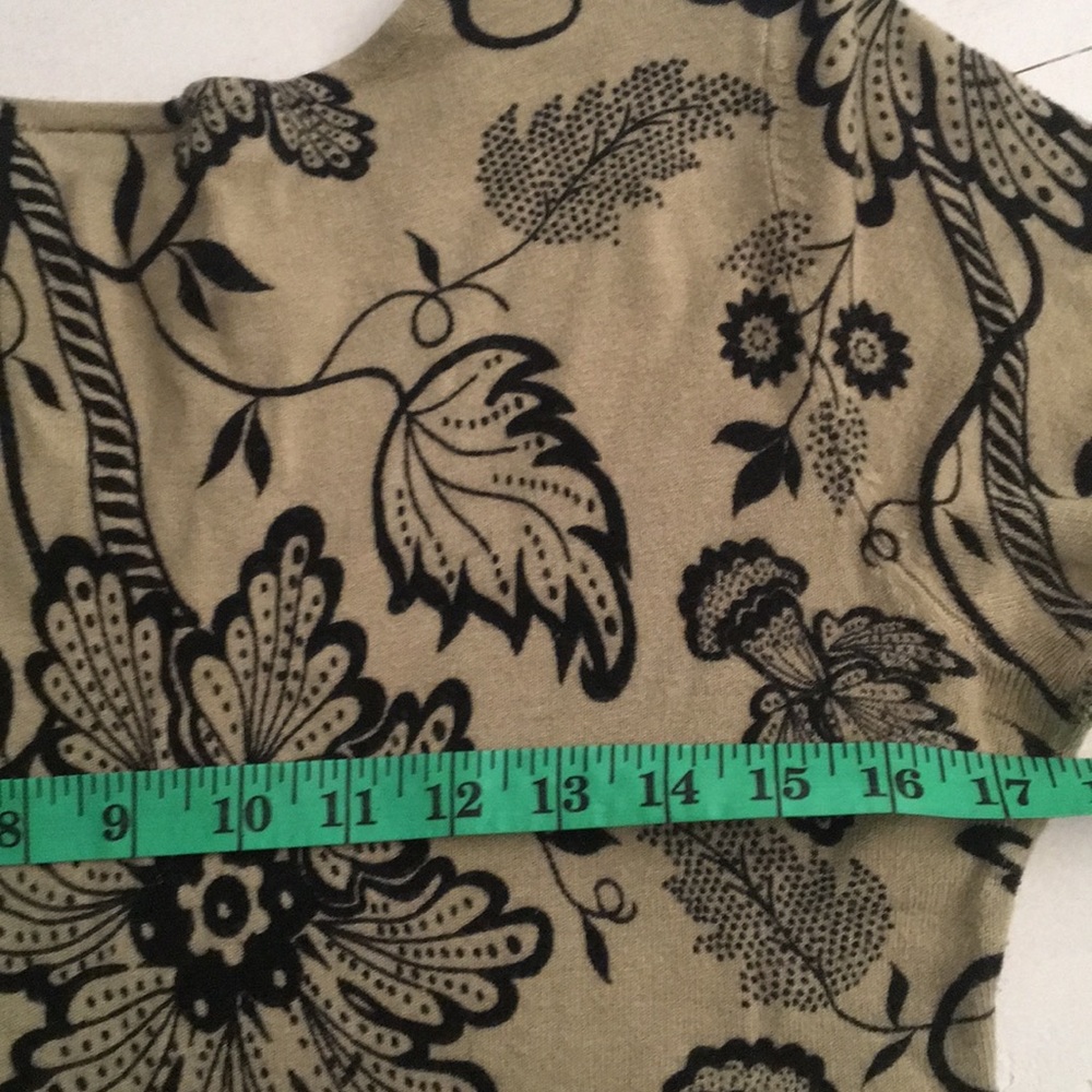 Sweater - Picture 6 of 9